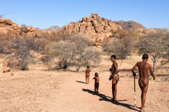 Doris Millinghaus San People on the Walk