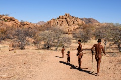 San-People-on-the-Walk